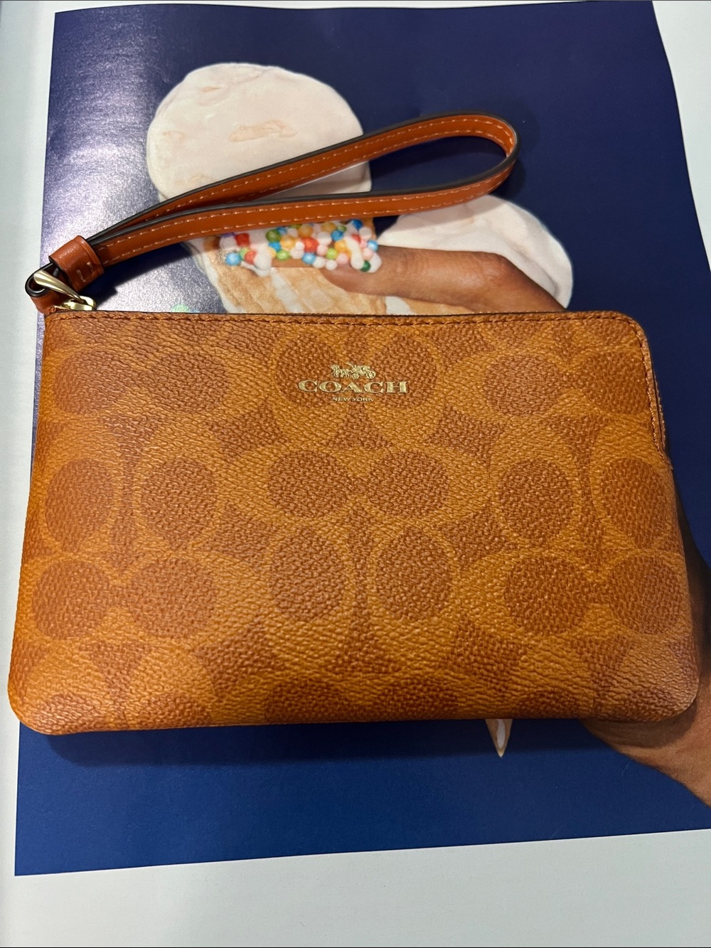 New Coach Wristlet Signature Logo Wallet